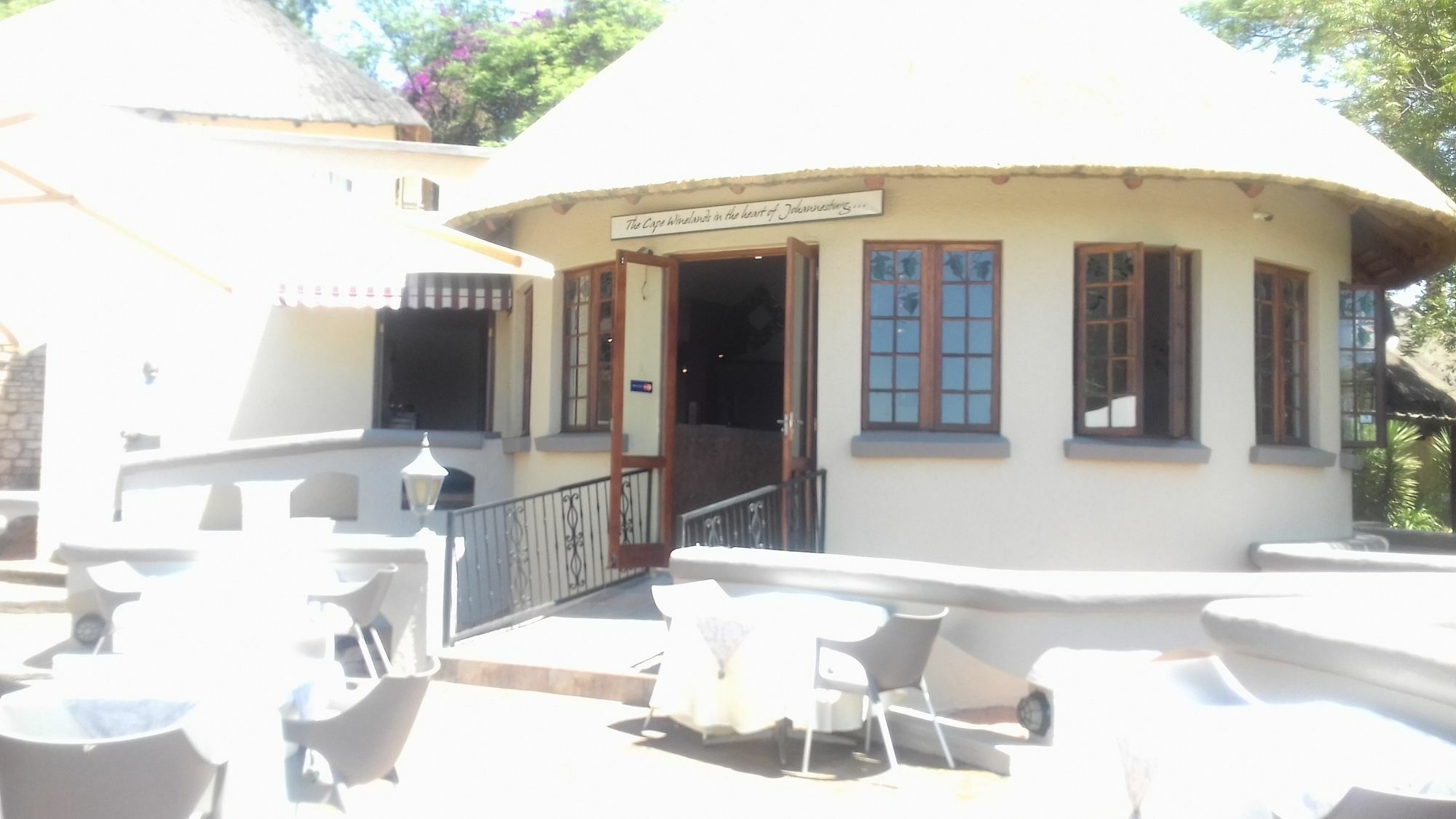 Beverly Hills Lodge Fourways Exterior photo